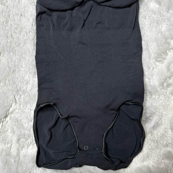 NEW Skims Seamless Sculpting Brief Bodysuit in Onyx Women’s S/M - Picture 4 of 10